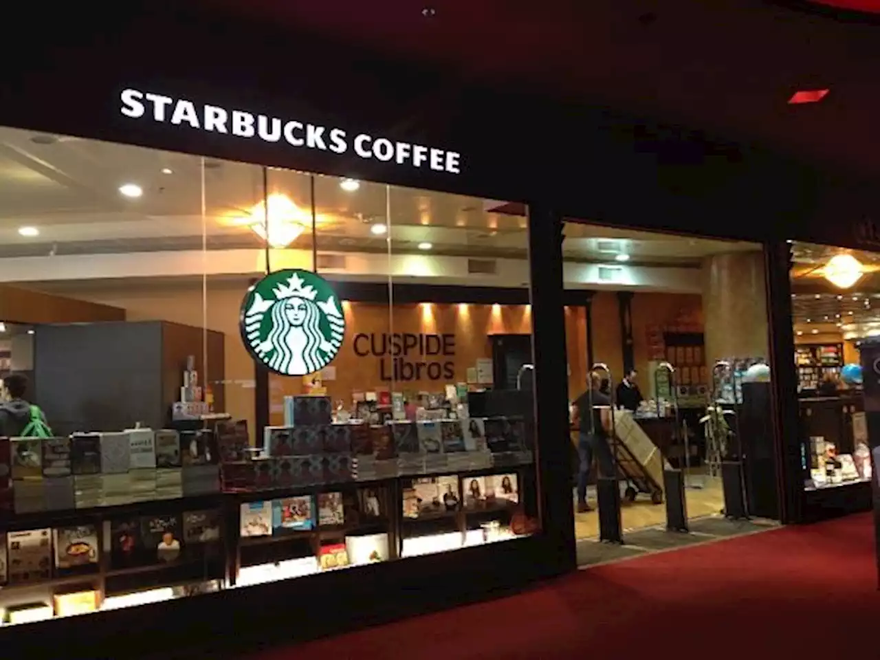 Starbucks 'entra al streaming', con este gran comentario de Netflix