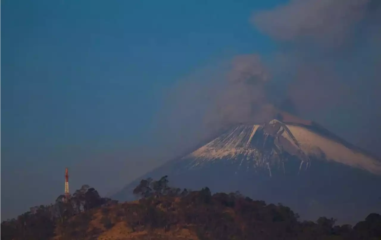 Alertan en Puebla por caída de ceniza del Popocatépetl