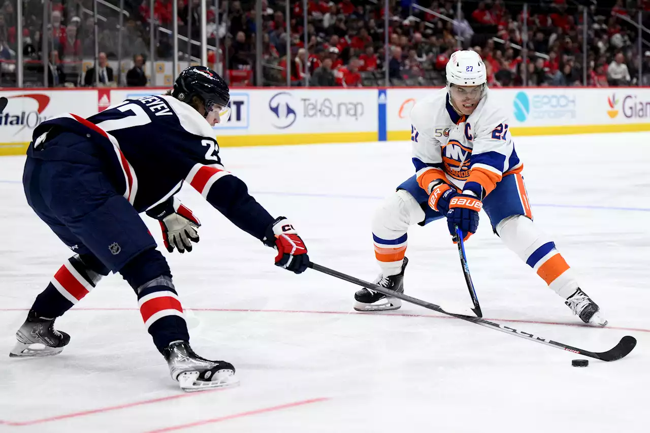 Islanders invite calamity into playoff picture with blowout loss to Capitals