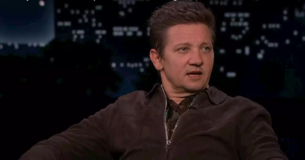 Jeremy Renner appears on first US late night TV show since snowplough accident