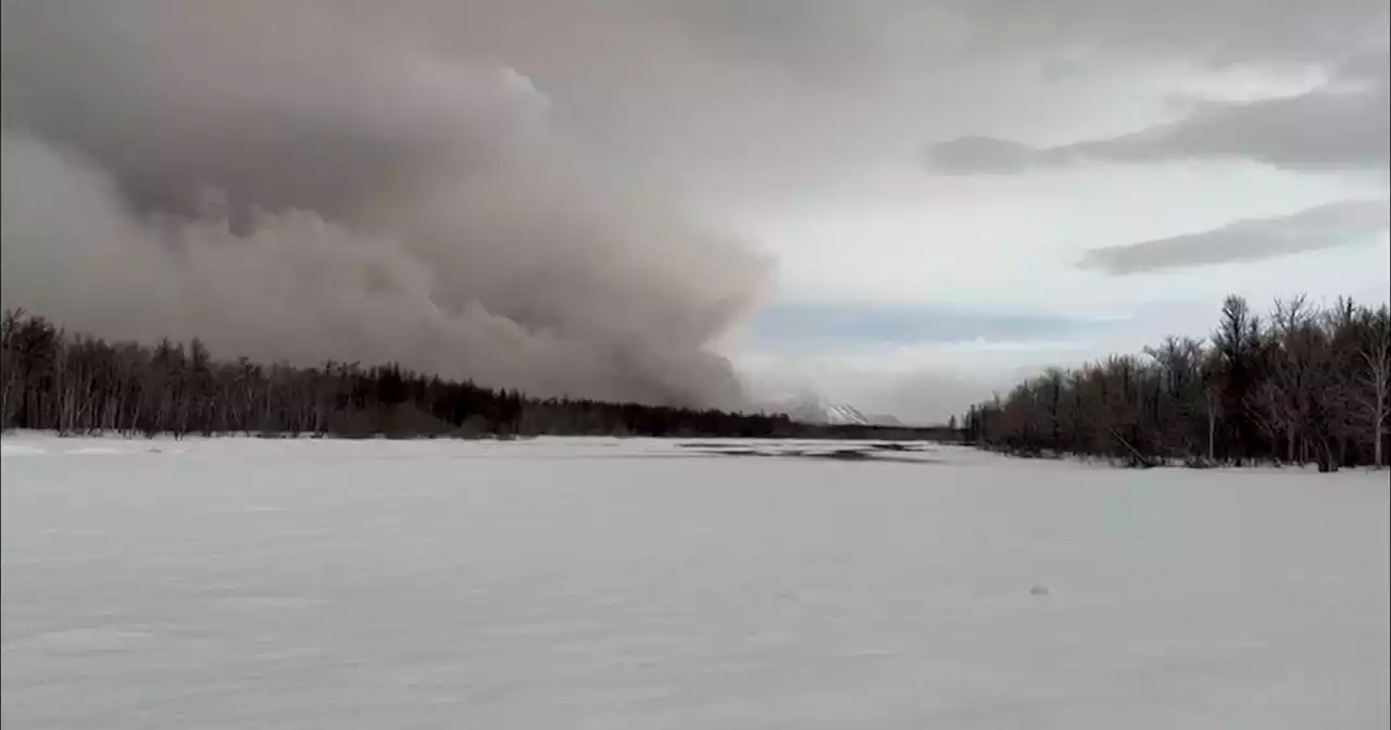 L'eruzione del vulcano Shiveluch in Kamchatka genera una nube di ceneri alta 10 chilometri