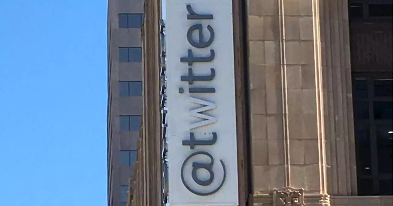 Musk thrilled after deleting 'w' from Twitter sign