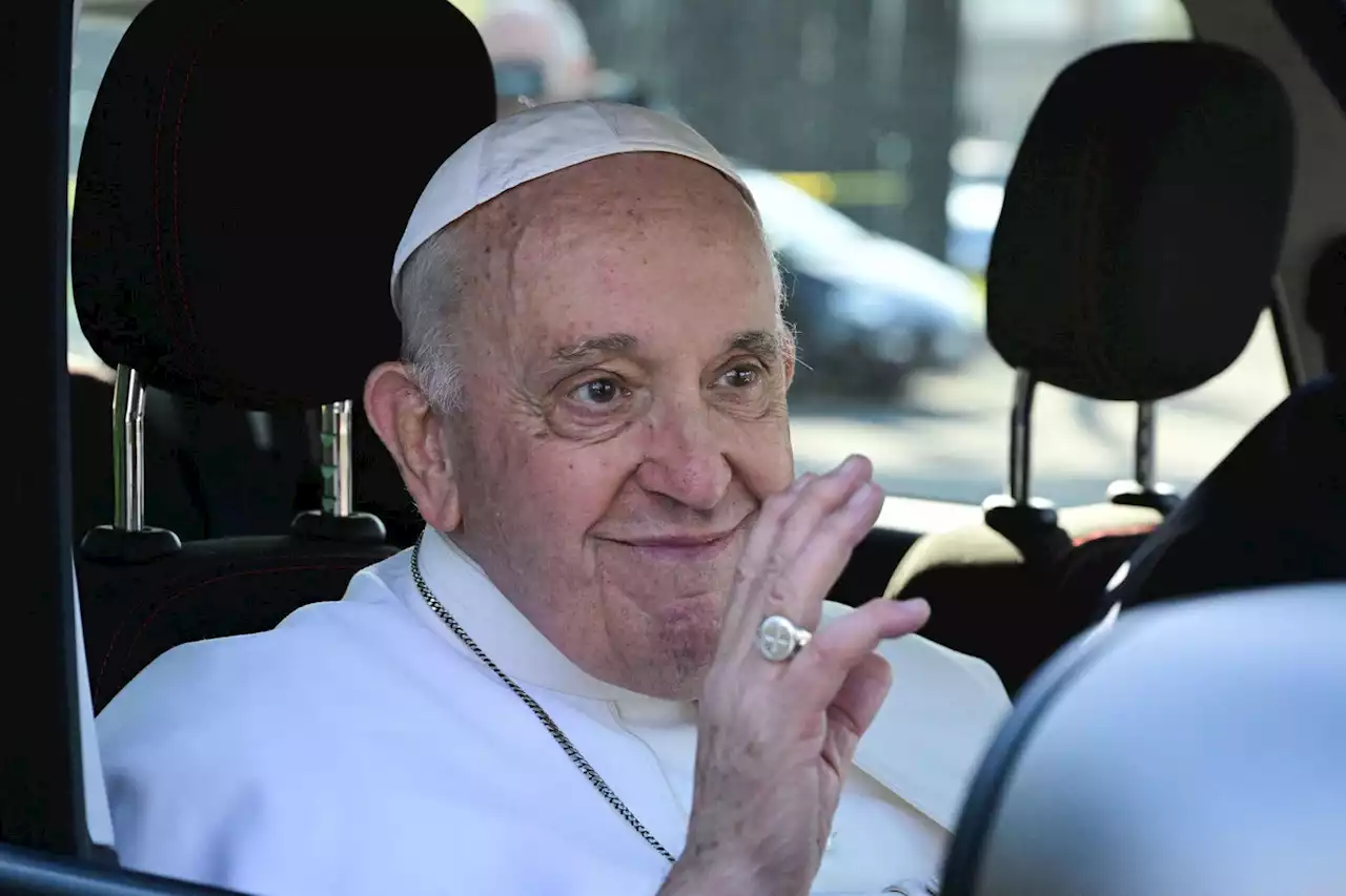 The Pope, It Turns Out, Is Pro-Tinder