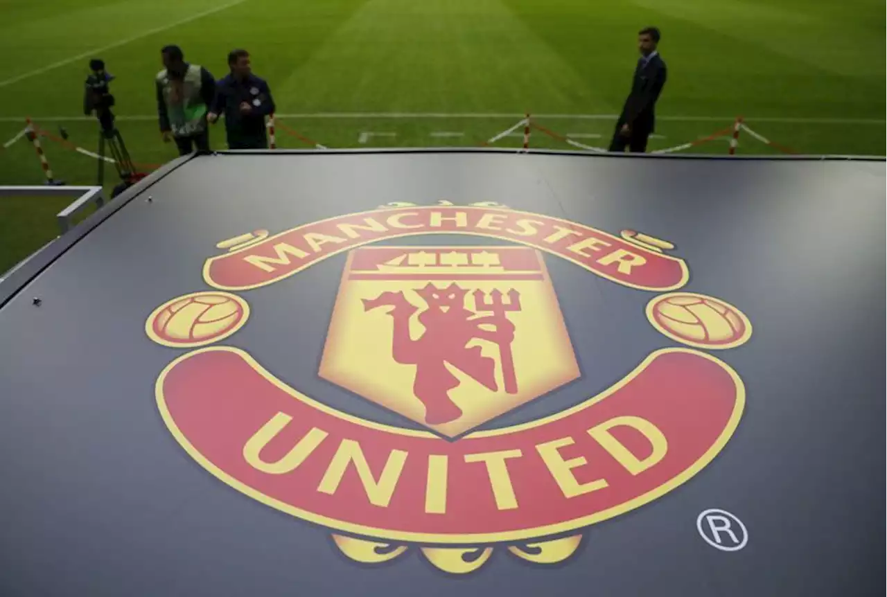 Soccer-Man Utd to accept third round bids ahead of potential sale - report