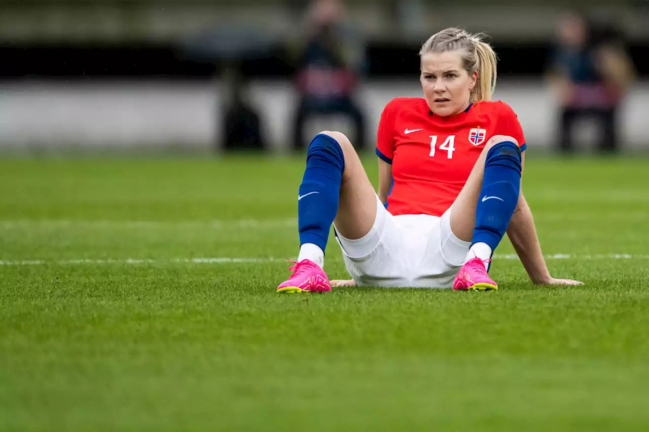 Fotboll: Ada Hegerberg utbytt skadad i mötet med Sverige