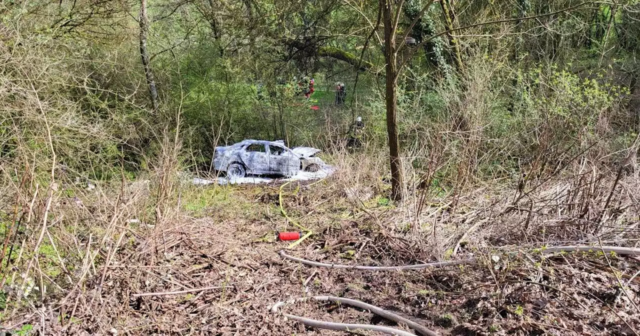 Unfall bei Bliesransbach: Drei Ersthelfer retten 75-Jährigen aus brennendem Fahrzeug – so geht es dem Mann