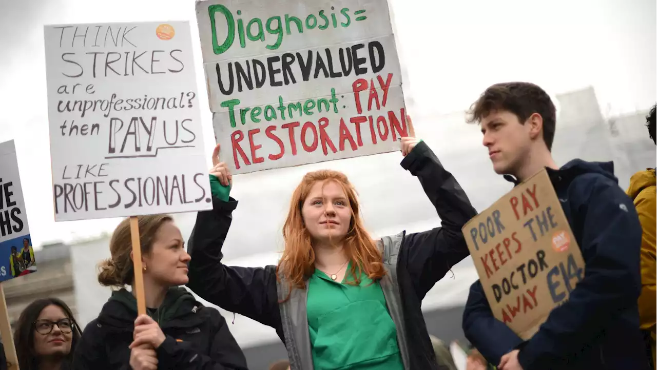 Junior doctors could break NHS strikes deadlock by halving pay demand