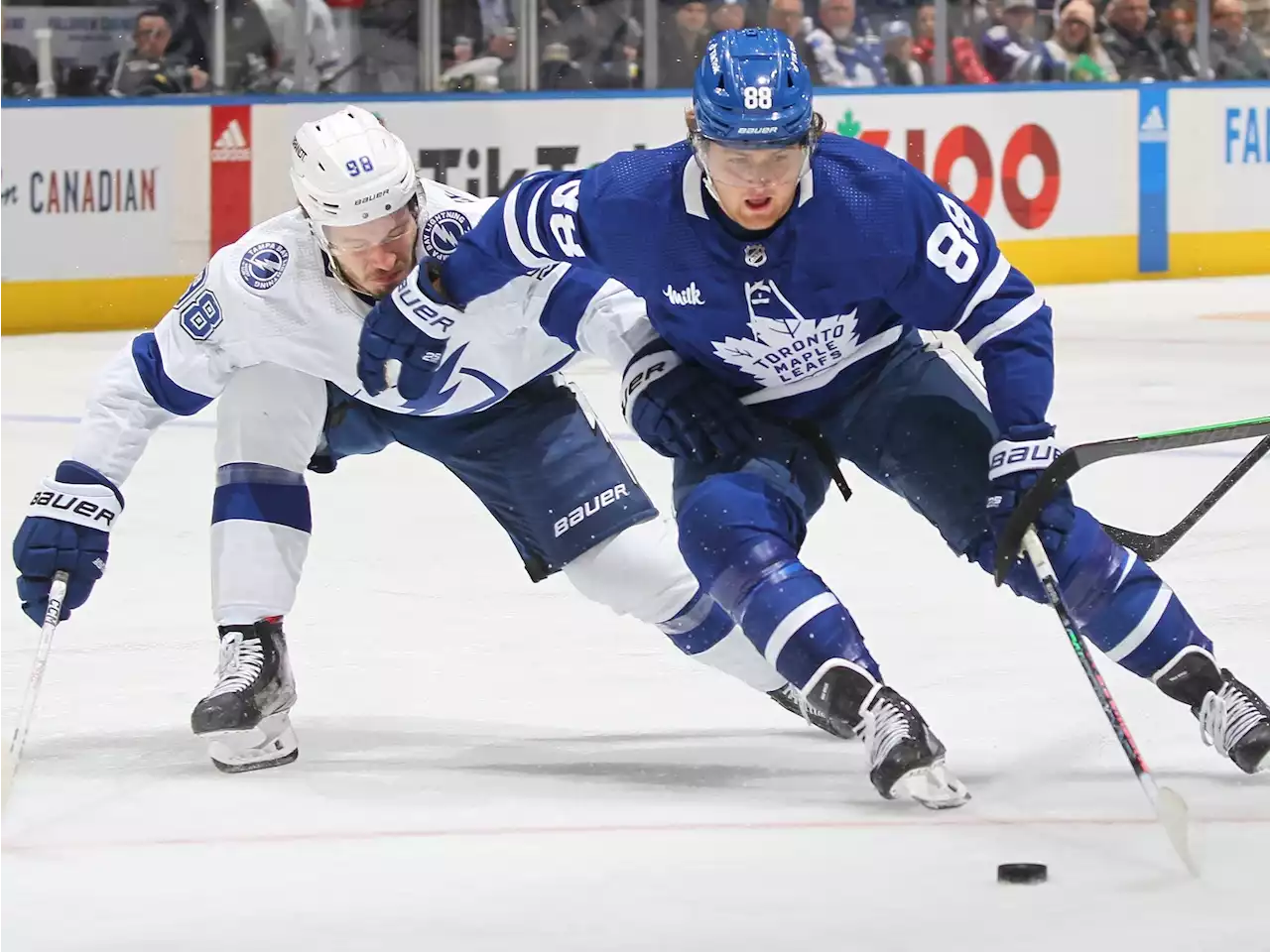 Maple Leafs vs Lightning Odds, Picks, and Predictions Tonight: Stamkos Is the Man of the Hour