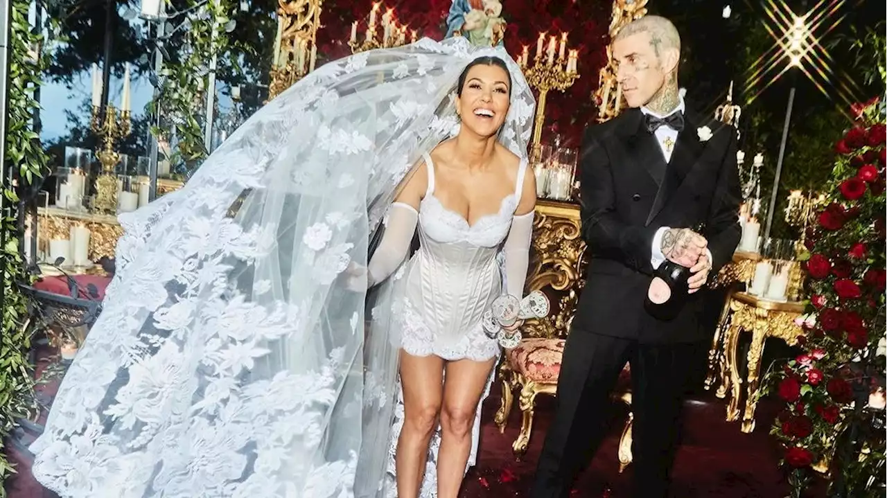 Kourtney Kardashian e Travis Barker: tutti i dettagli dei loro tre matrimoni nello speciale Til death do us part