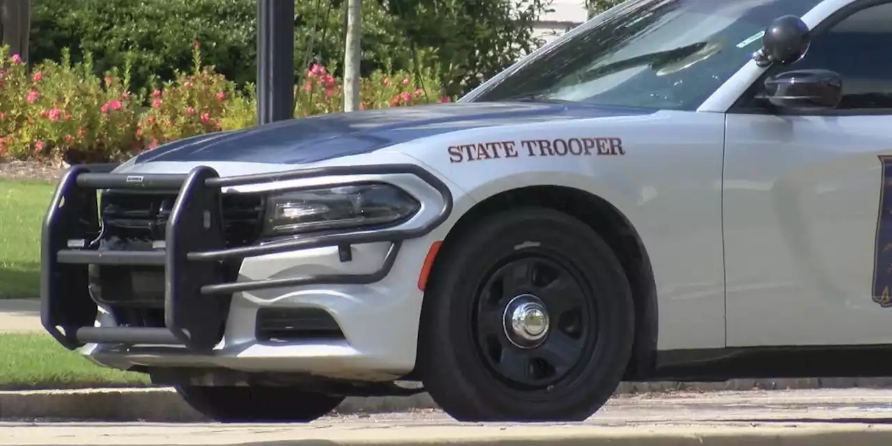 Alabama lawmakers advance bill to improve state trooper retirement benefits