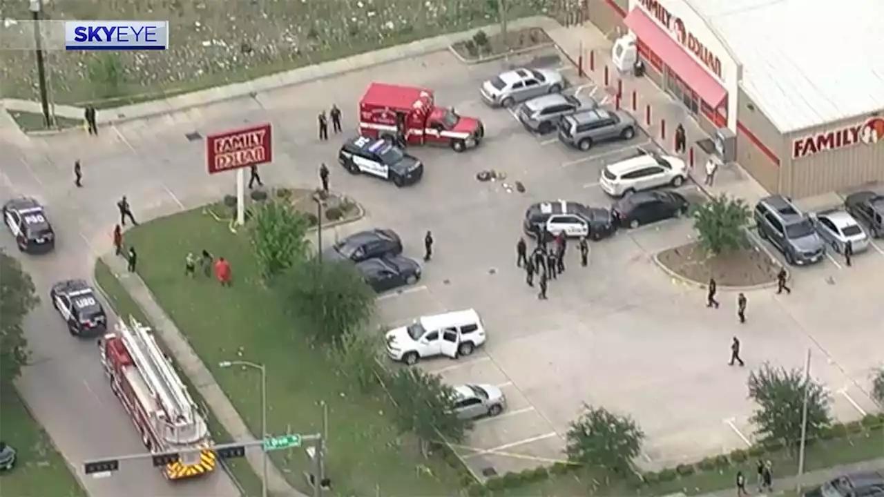 Man shot by officer at Family Dollar during auto theft investigation, HPD says