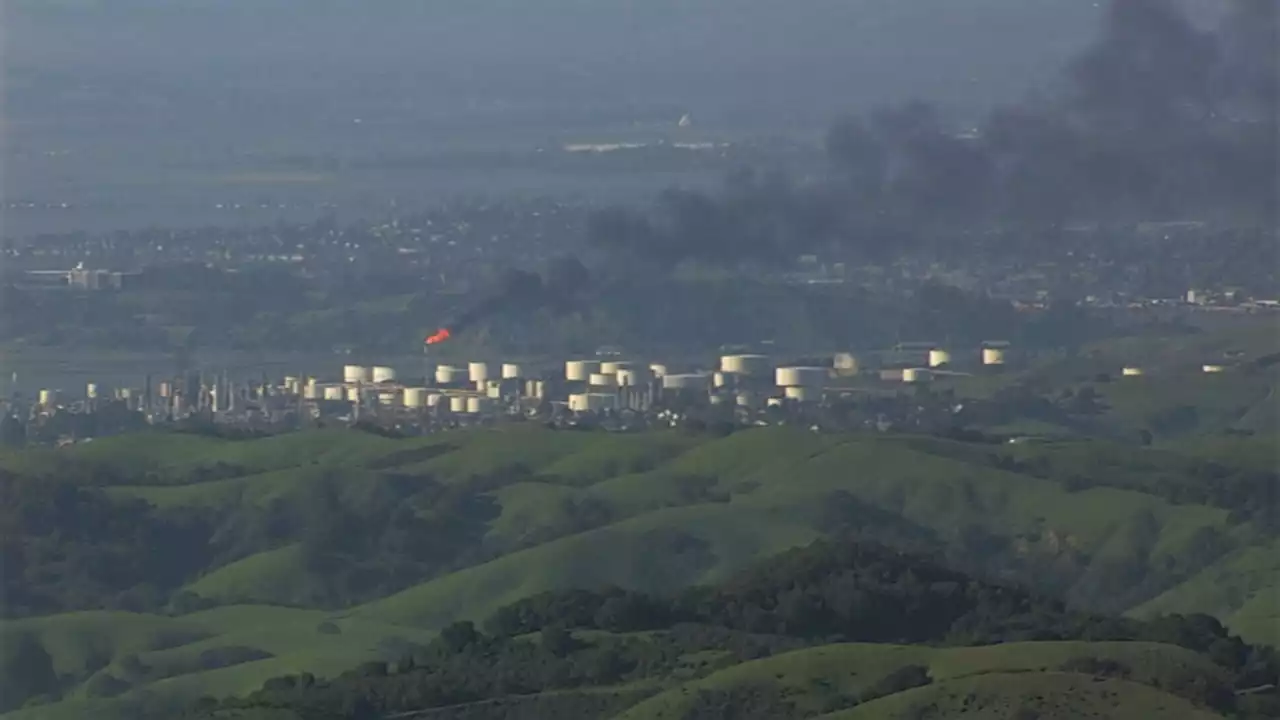 Flaring at Rodeo's Phillips 66 Refinery seen from miles away; authorities monitoring air quality