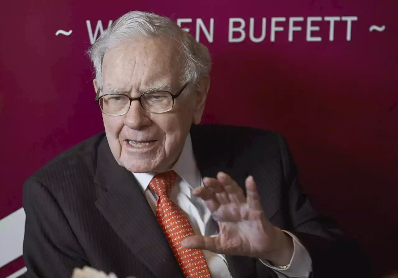 Buffett says people shouldn't worry about Berkshire, banks