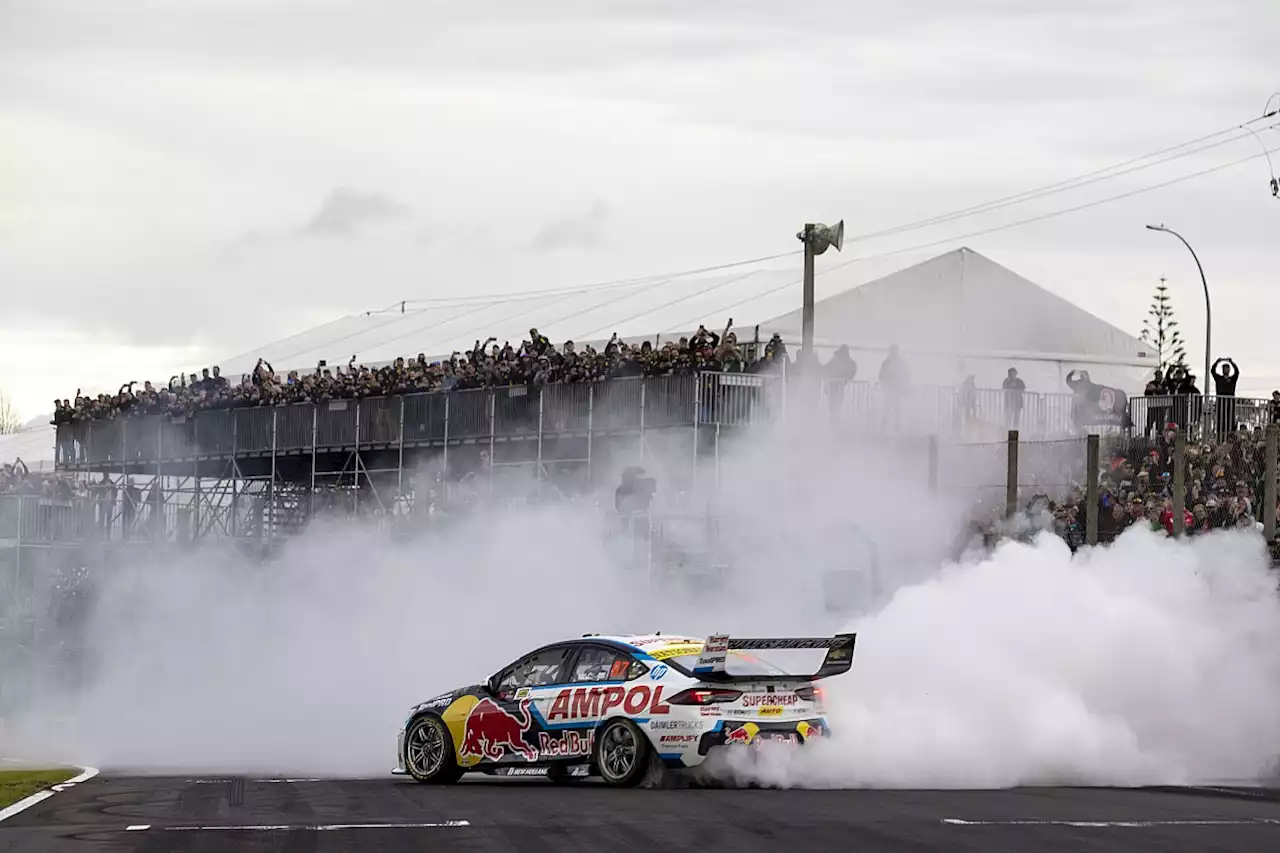 Supercars won't abandon New Zealand return plans