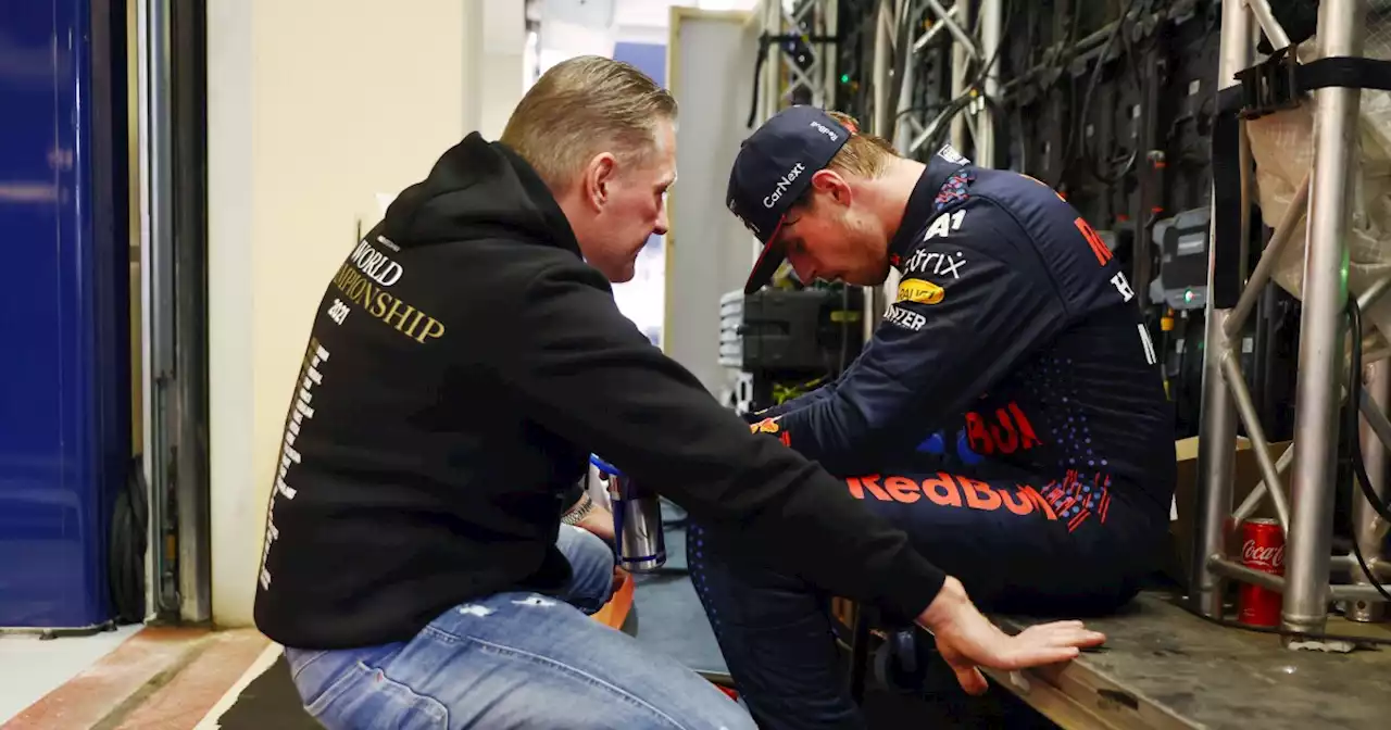 Verstappen justifica a su padre por la actitud hacia Checo Pérez