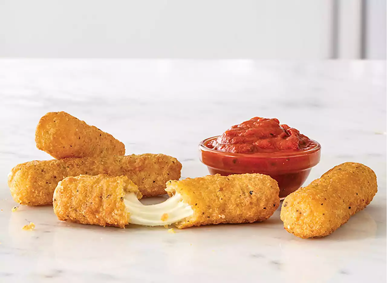 7 Fast-Food Restaurants That Serve the Best Mozzarella Sticks