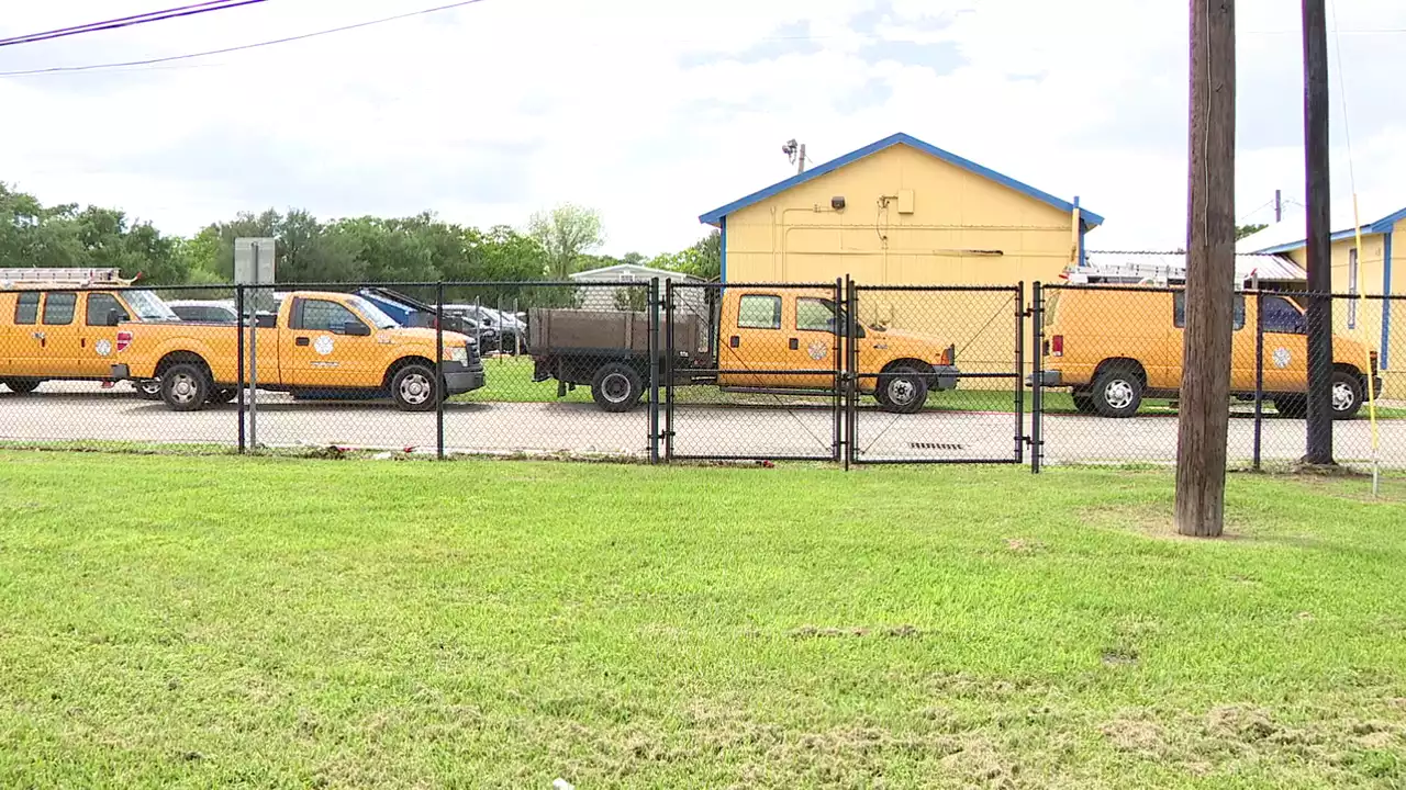 'IT'S JUST HORRIBLE': Parents of students at one Houston ISD school worried about air quality inside