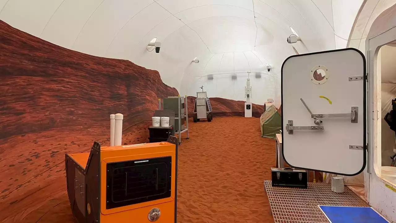 NASA GOING TO MARS: Sneak peek at Habitat where volunteers in yearlong mission will live