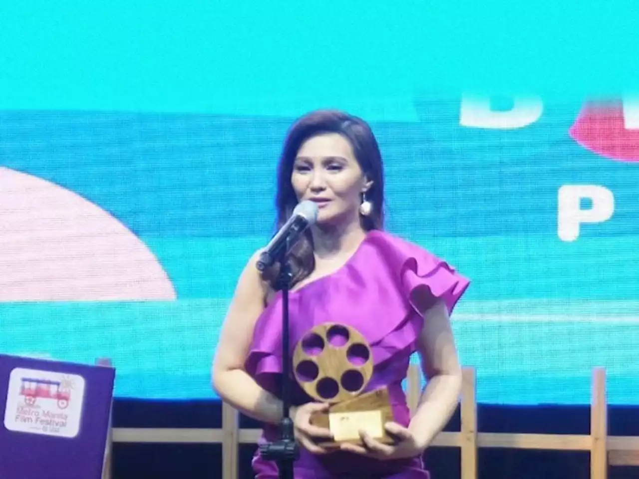 Gladys Reyes wins best actress at 1st Summer Metro Manila Film Festival