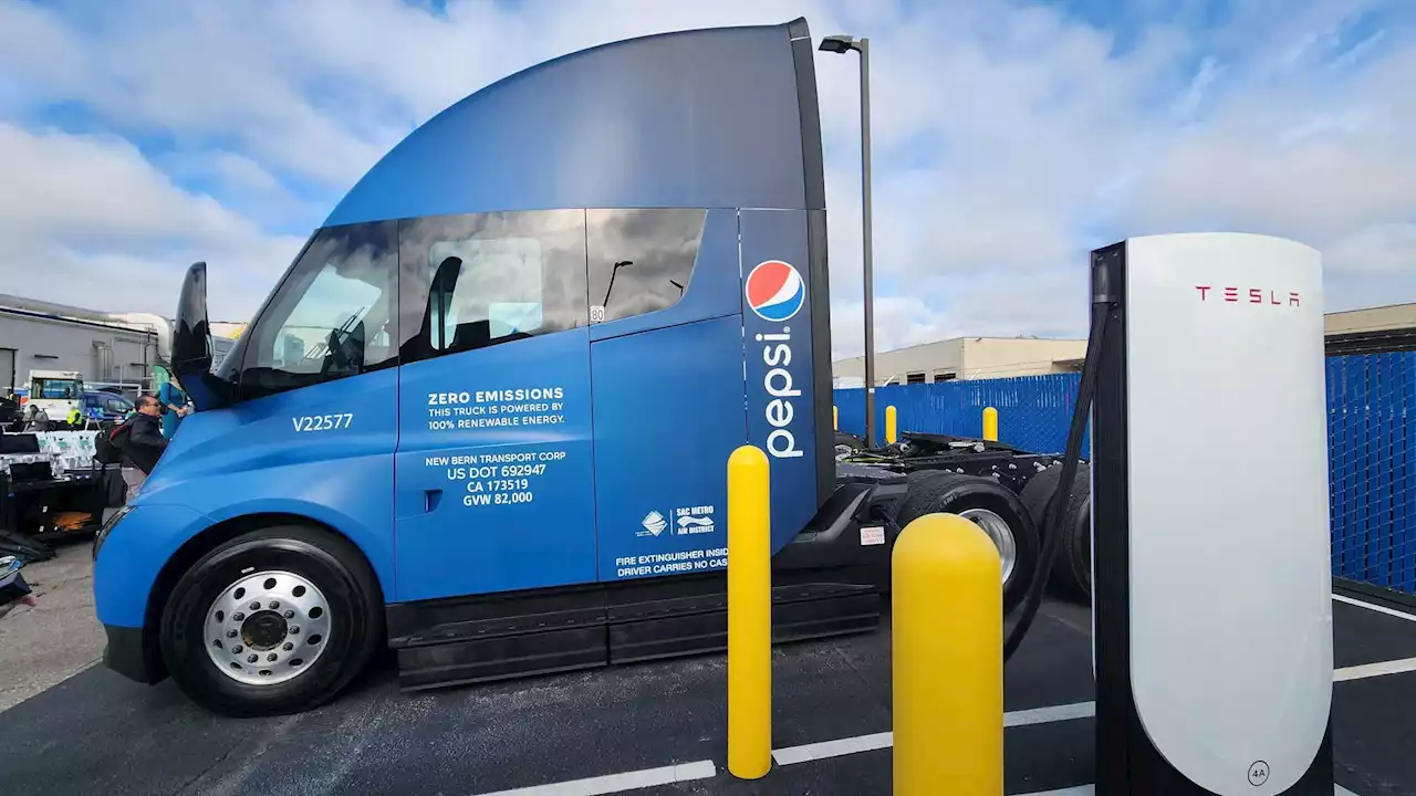 PepsiCo Unveils Fleet Of 18 Tesla Semi In Sacramento