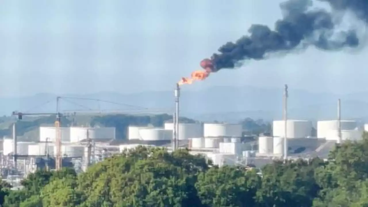 Refinery in Rodeo experiencing flaring visible throughout the area