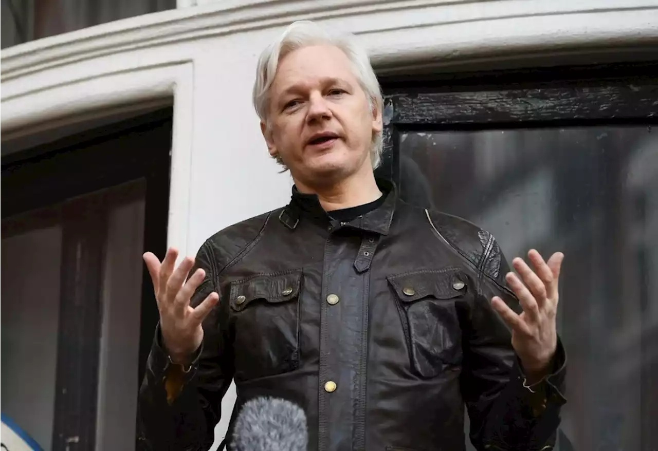 Legisladores mexicanos piden a EU retirar cargos contra Assange