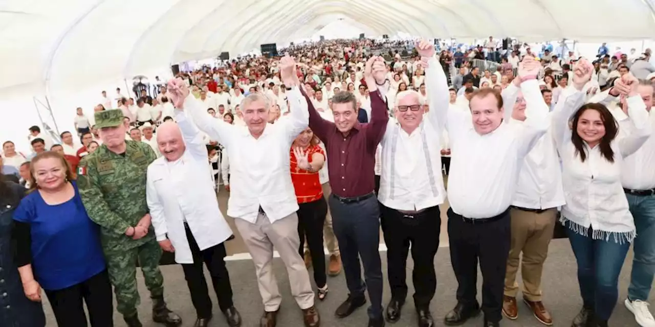 Adán Augusto López y Rutilio Escandón inauguran Centro de Almacenamiento y Distribución de Medicamentos