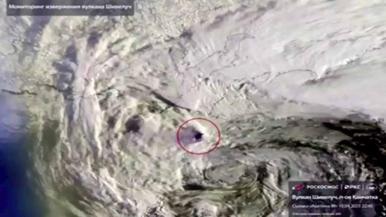 L'eruzione del vulcano Shiveluch in Kamchatka vista dallo spazio