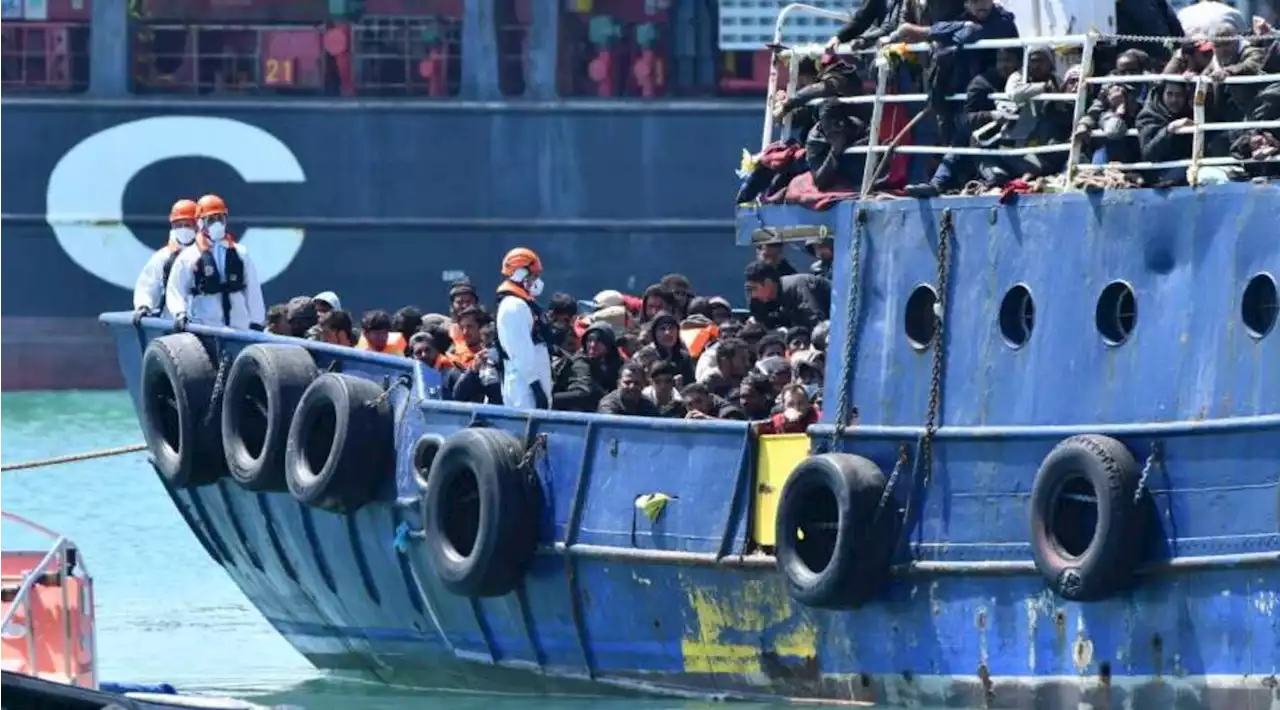 Migranti, Frontex: +300% di arrivi nel Mediterraneo centrale