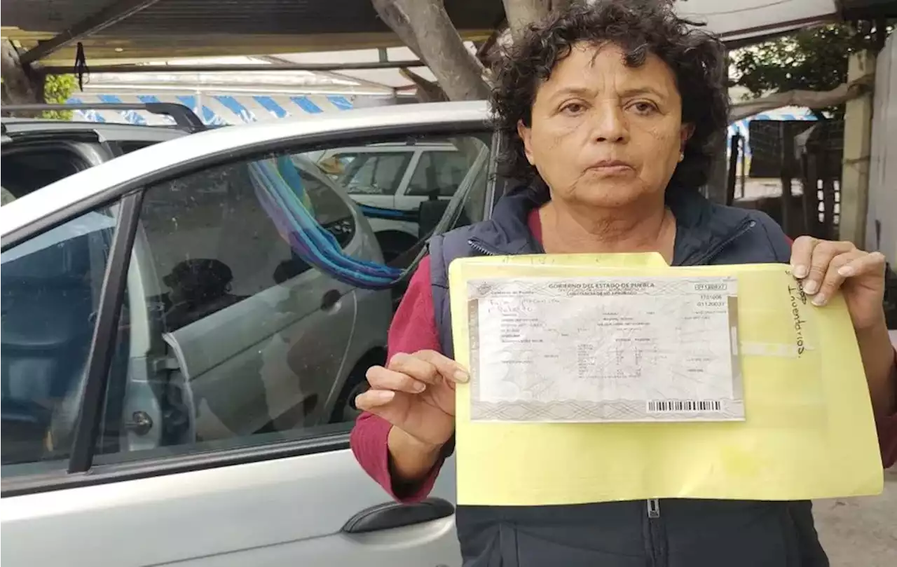 Niegan pagar daños por descomponer camioneta en verificentro de Puebla