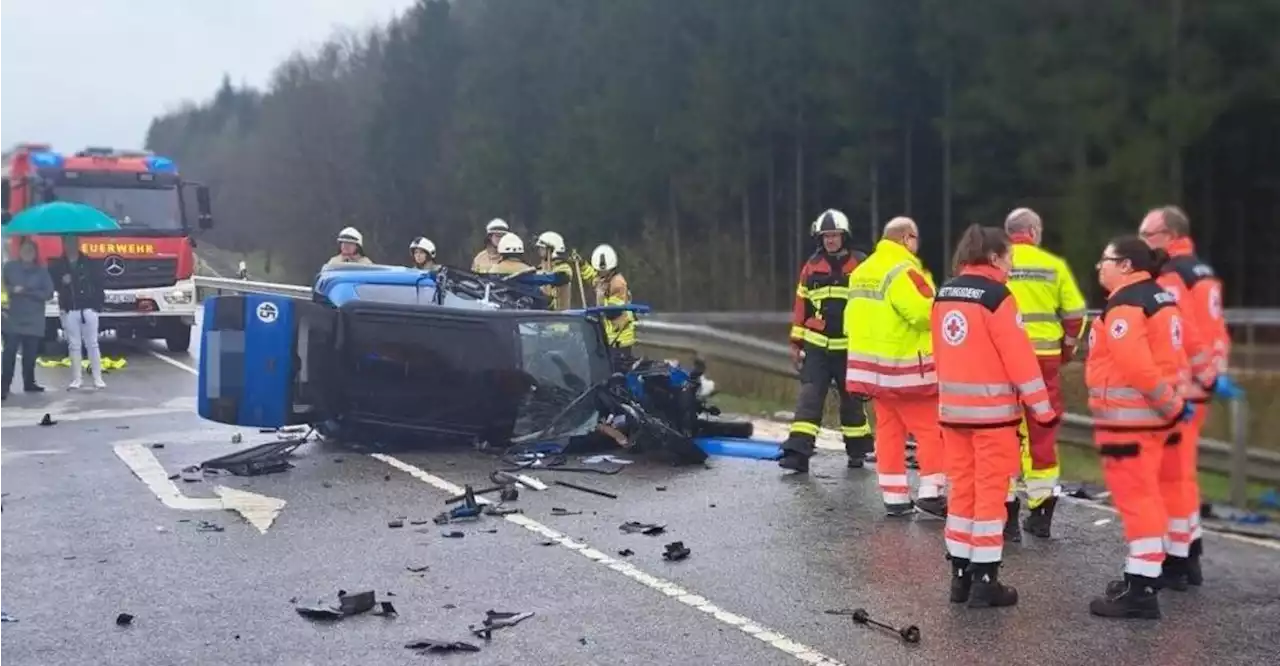 B299 zwischen Pilsach und Lauterhofen nach Unfall komplett gesperrt