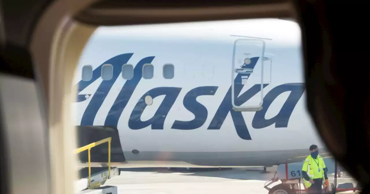 Woman threatens to kill flight attendant aboard Alaska Airlines flight, feds say