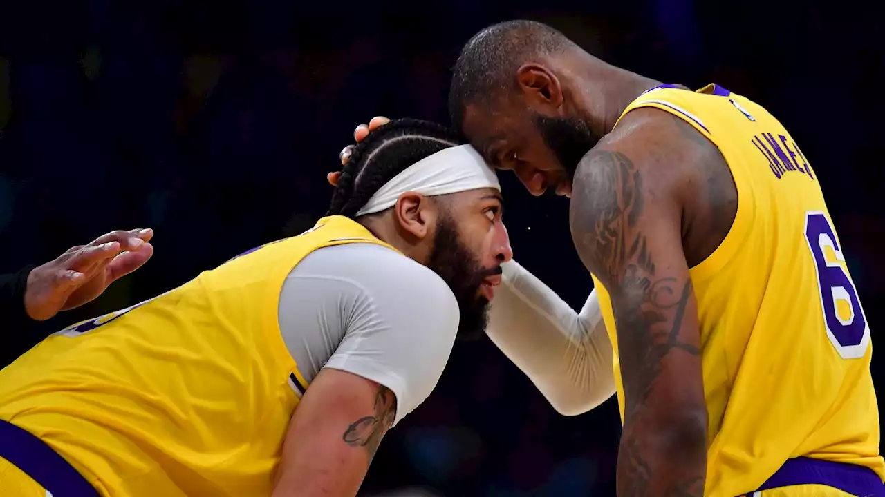 'Brain Fart': LeBron James Epically Calls Out Anthony Davis for Costly Foul Vs. Wolves