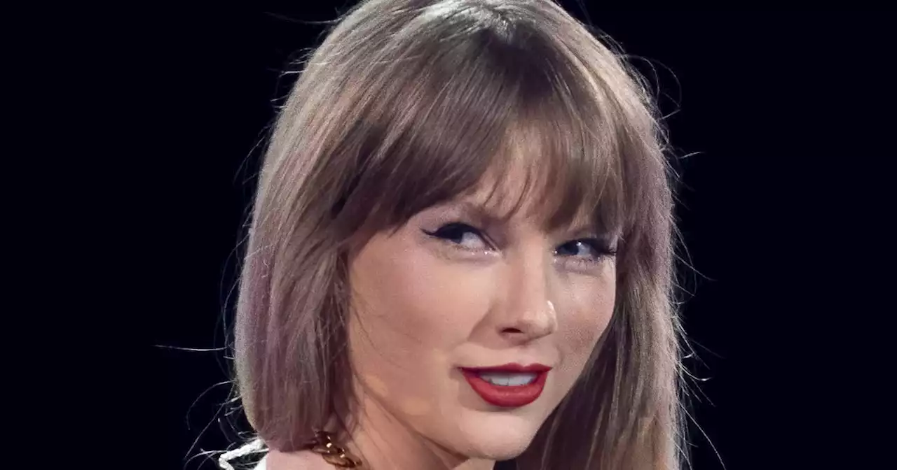 Taylor Swift Just Wore Jewelry That Seemingly Confirms Her Relationship Status