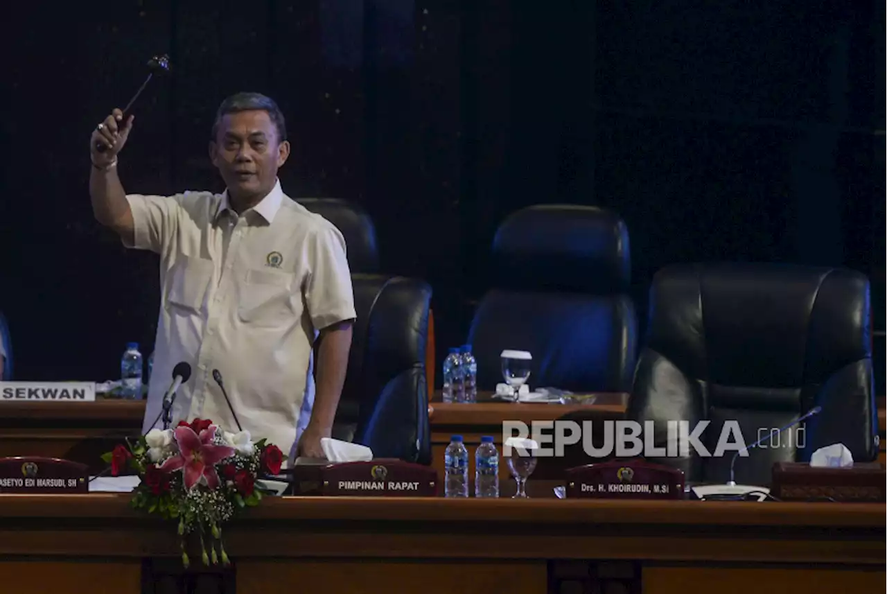 Ketua DPRD DKI Usir Kepala BKD Saat Rapat di Ruang Paripurna |Republika Online