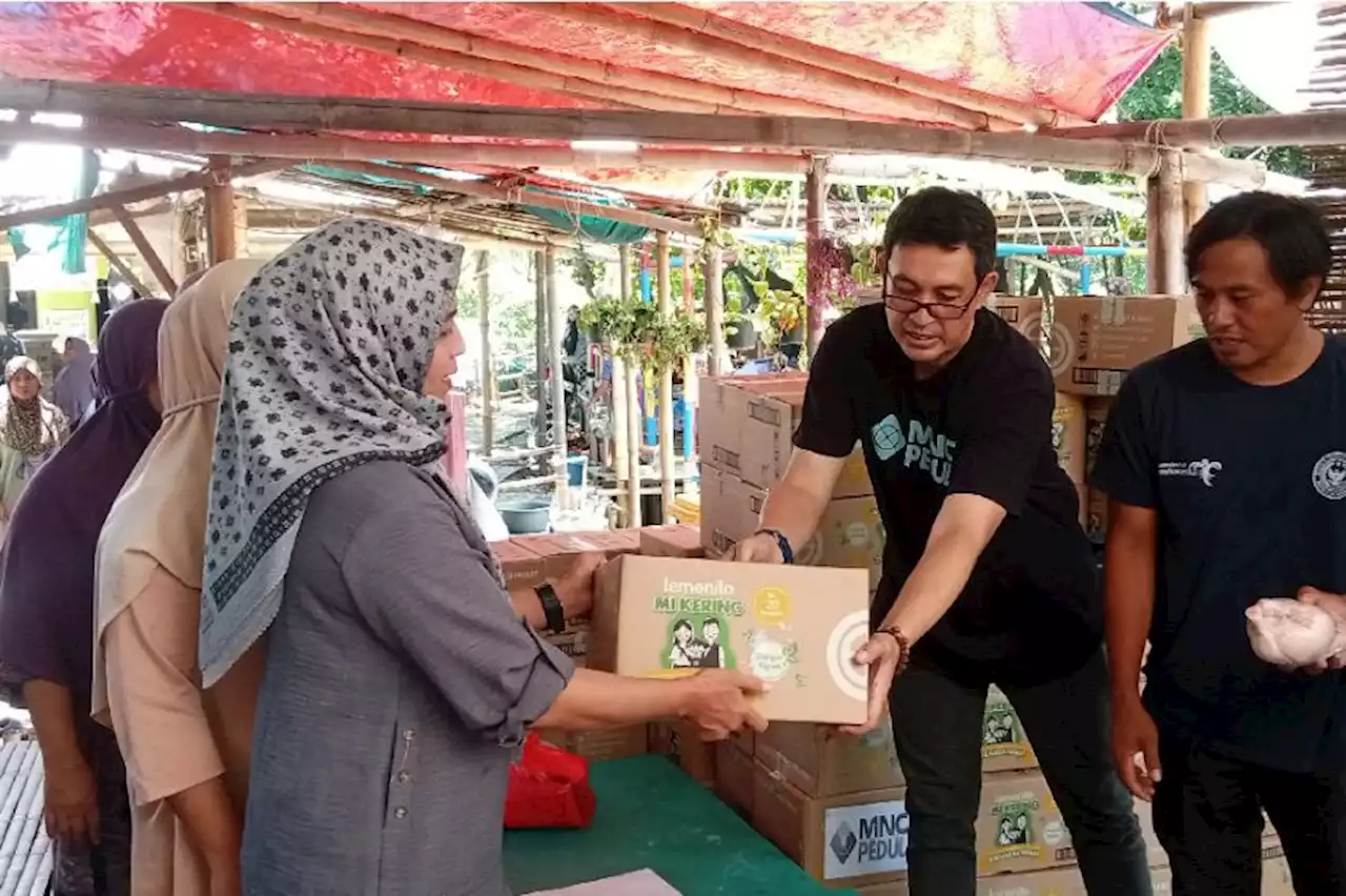 Cegah Stunting, MNC Peduli dan Berdikari Bagikan Makanan Bergizi kepada Warga Pesisir Bekasi