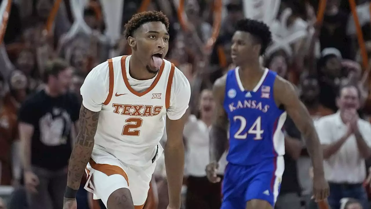 Texas G Morris to transfer; still facing assault charge