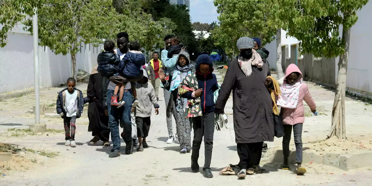 Gewalt gegen Geflüchtete in Tunesien: Menschen ins Meer gejagt