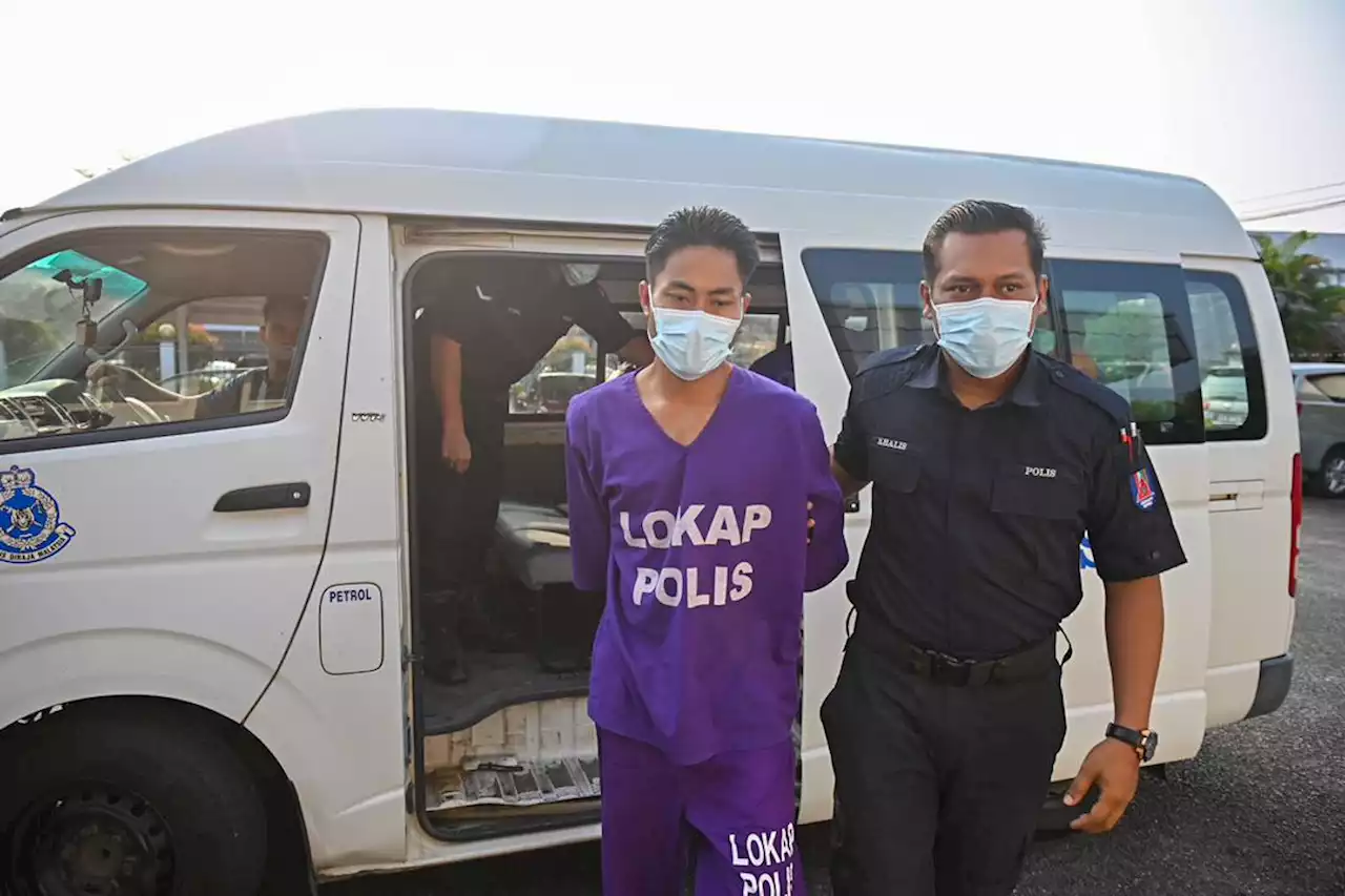 Tukang rumah didakwa bunuh isteri