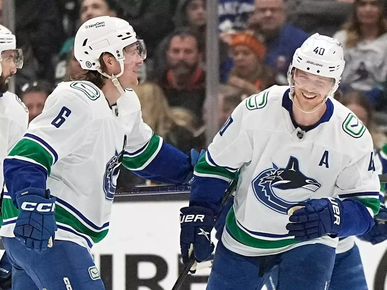 Canucks: Elias Pettersson gets his 100th point