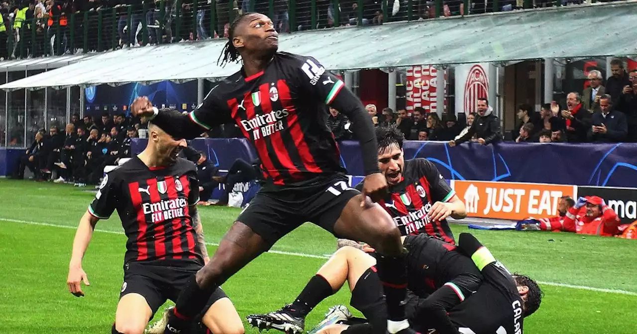 AC Milan legt Napoli op de knieën en mag denken aan stadsderby in halve finale