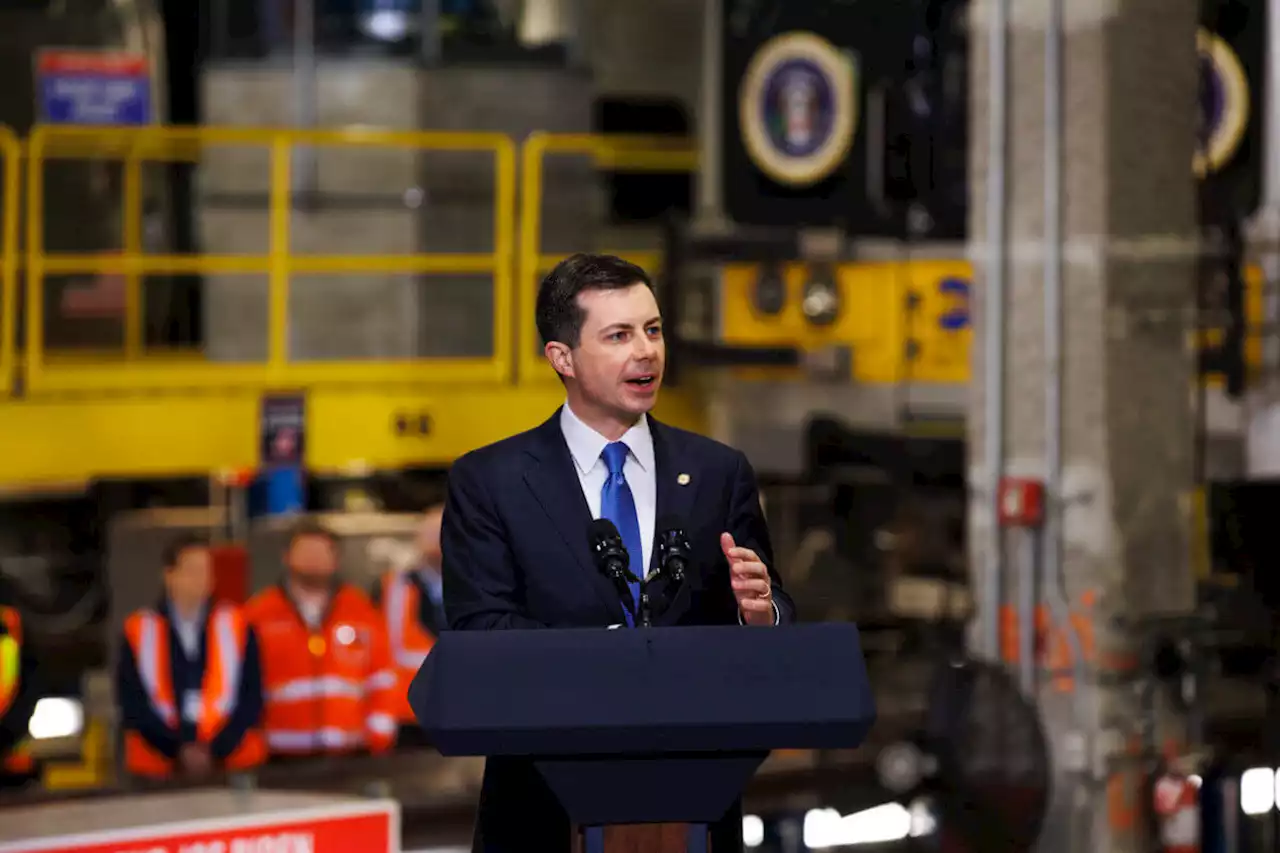 Still no timeline for feds’ approval of congestion pricing, says Secretary Buttigieg | amNewYork