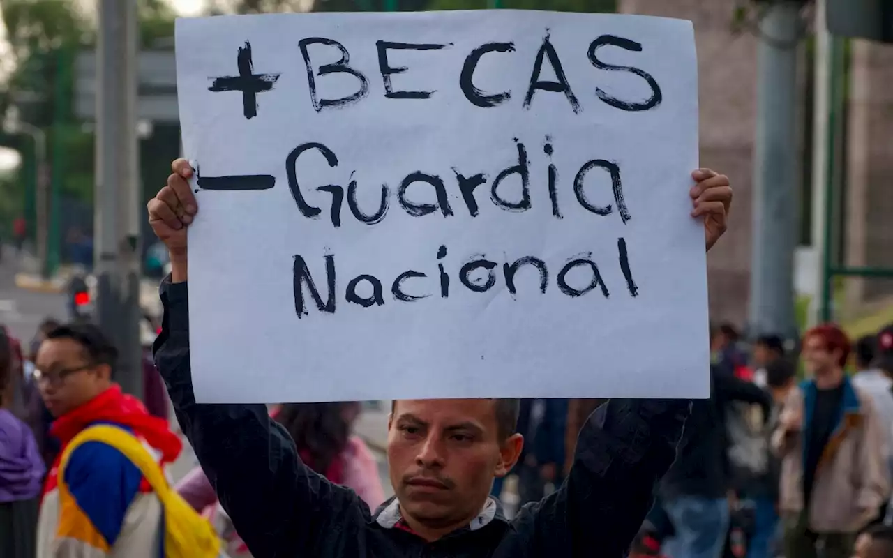 Dinero para Becas Elisa Acuña confronta a UNAM y SEP