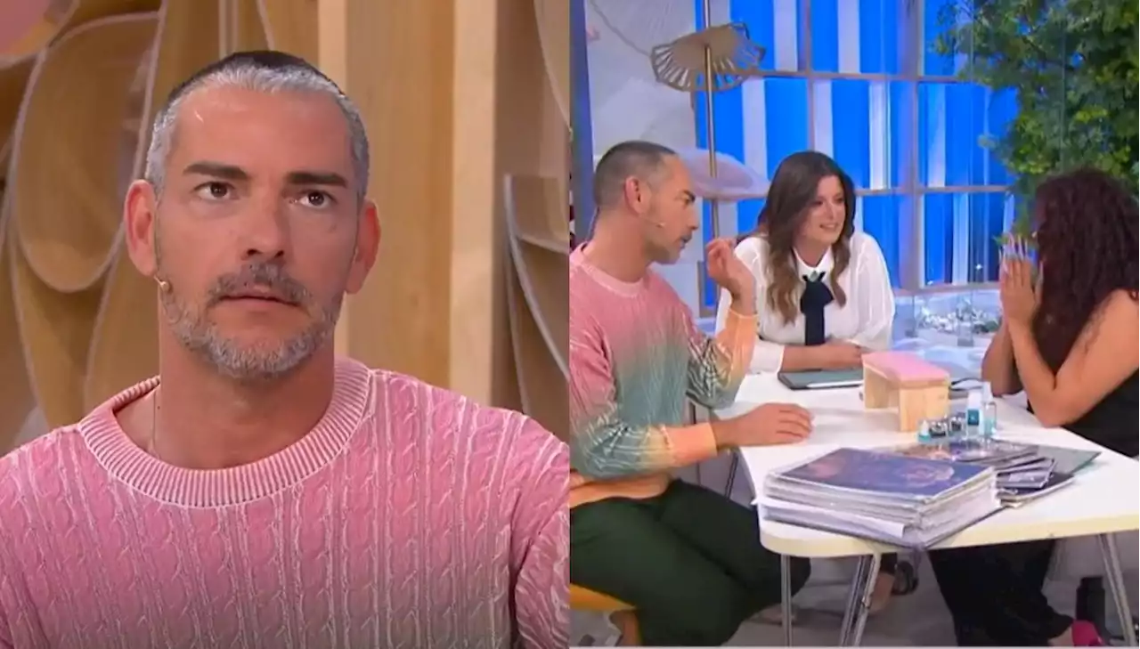 Cláudio Ramos assusta-se com convidada em direto: 'Isso não são unhas, são garras!'