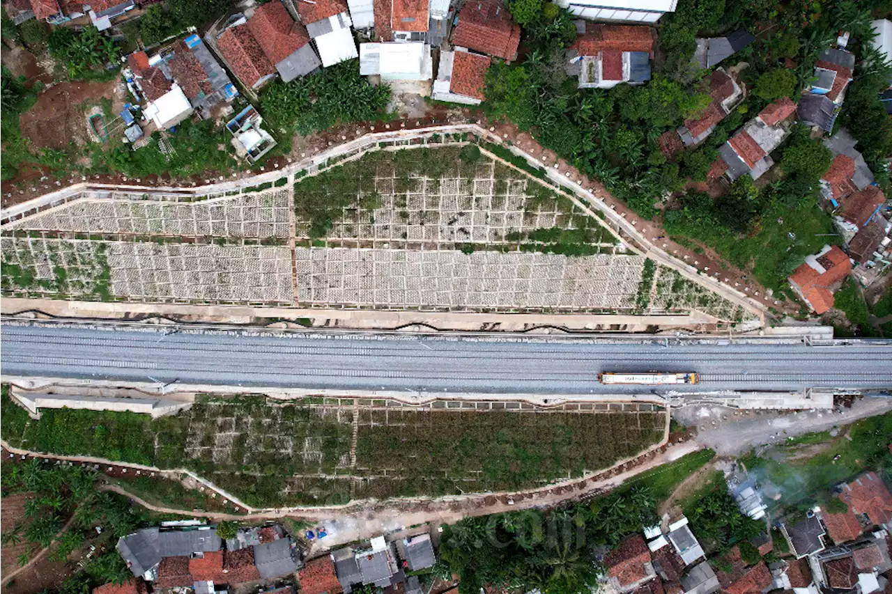 Bunga Pinjaman China untuk Kereta Cepat Tembus 3 Persen, MTI: Terlalu Tinggi!