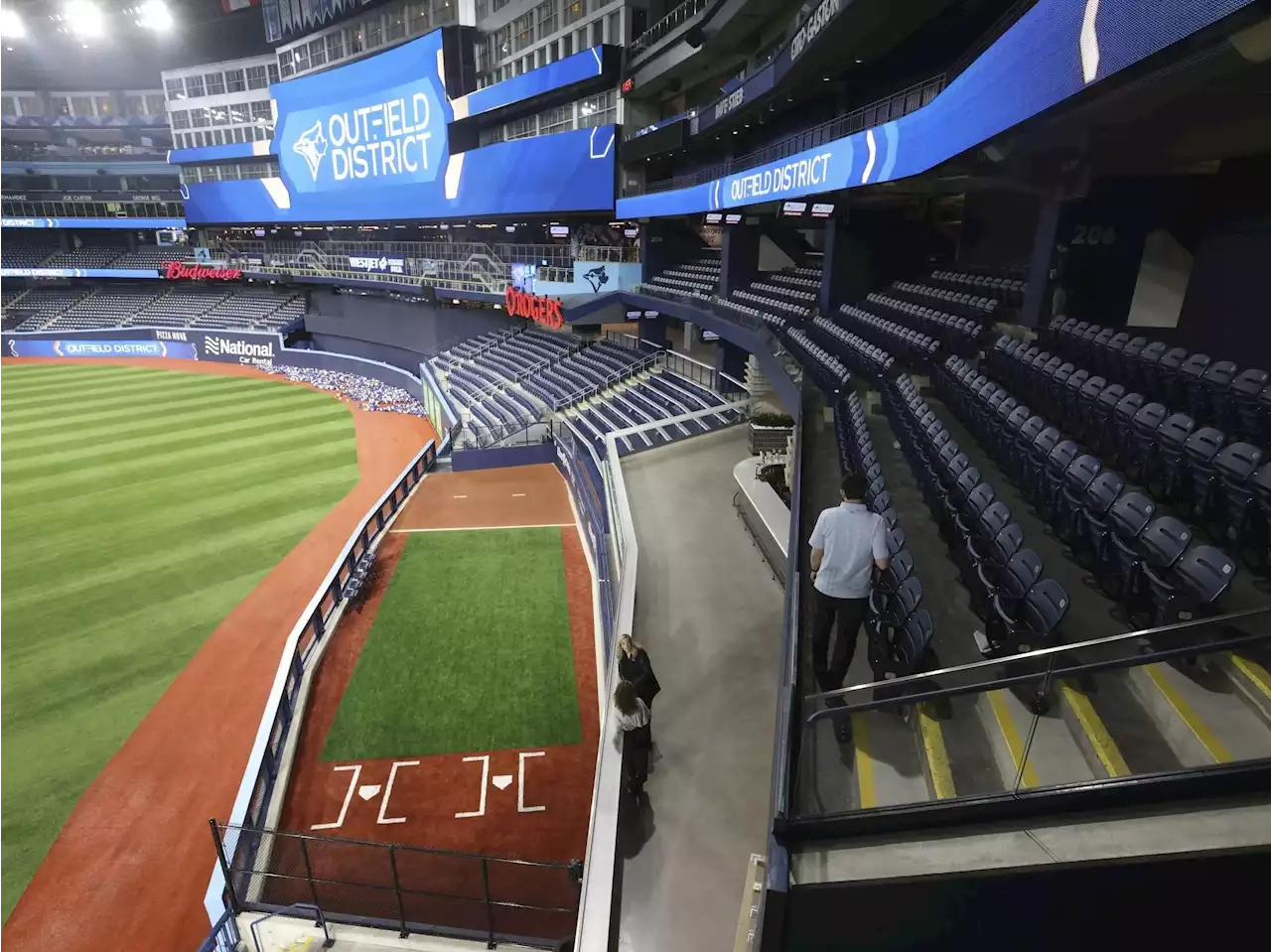 Blue Jays fans now extremely close to visitors' bullpens, what could go wrong?