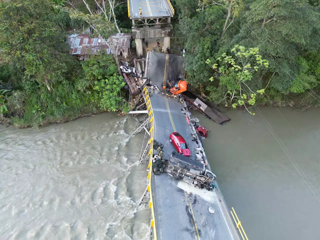 ¿Cuáles son las vías alternas por el colapso del puente sobre el río la vieja?