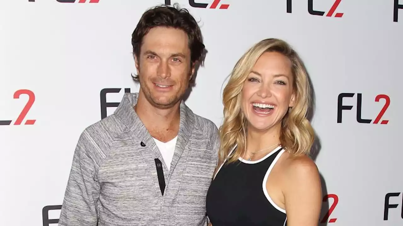 Why Kate Hudson and Oliver Hudson have 'nothing to hide' on 'Sibling Revelry' podcast | CNN