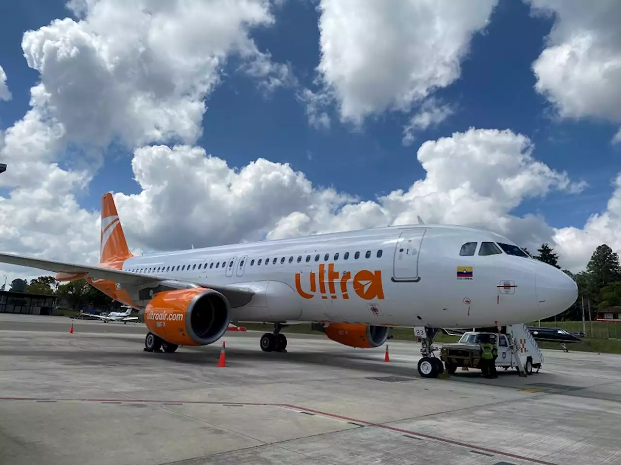 Satena podría adquirir aviones de Ultra Air para la operación de nuevas rutas