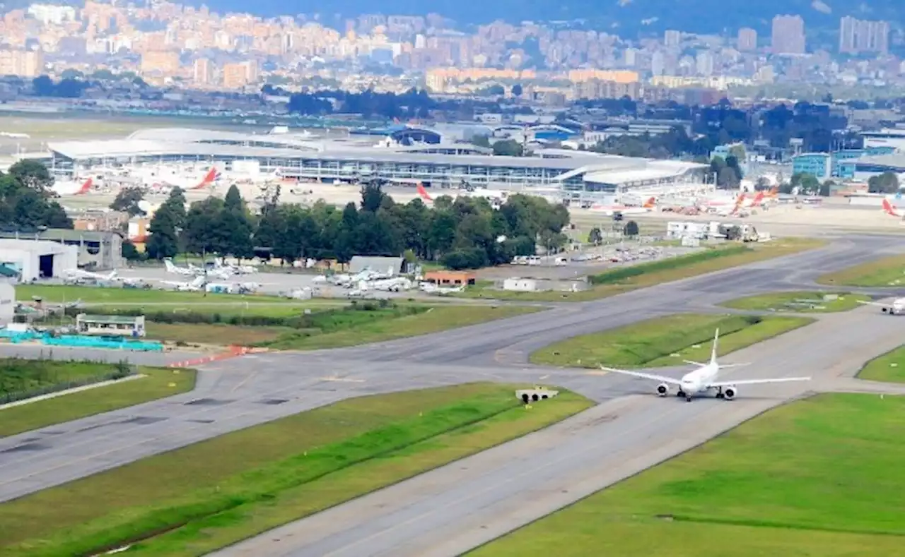 EE.UU: cierran aeropuerto en Florida por lluvias torrenciales